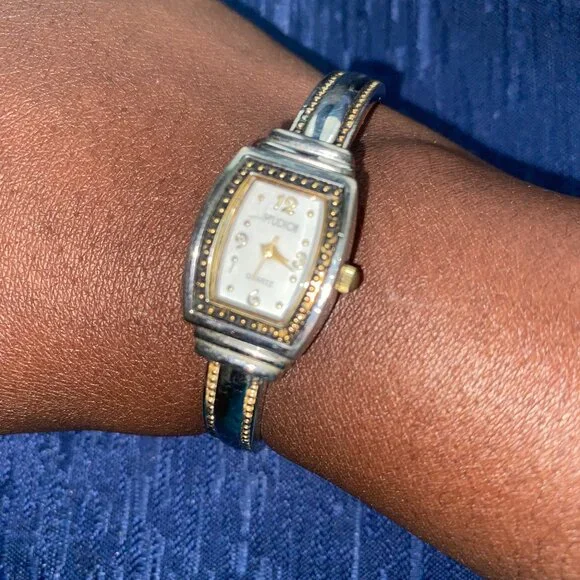 Studio Watch - Picture 2 of 3